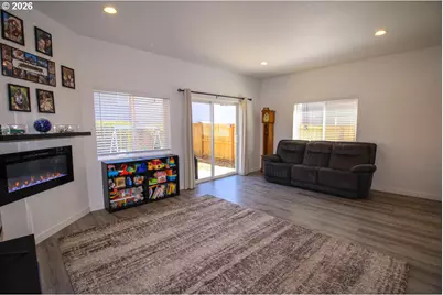822 S 22nd Ave, Cornelius, OR 97113 - Photo 15