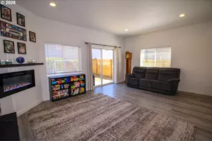 822 S 22nd Ave, Cornelius, OR 97113 - Photo 15