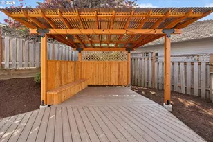 11445 SW Woodlee Heights Ct, Portland, OR 97219 - Photo 39