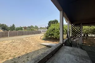 5284 Grange Rd, Roseburg, OR 97471 - Photo 3