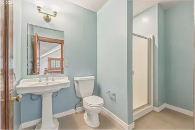 2386 NW Glisan St, Portland, OR 97210 - Photo 19