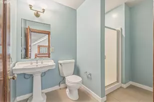 2386 NW Glisan St, Portland, OR 97210 - Photo 19