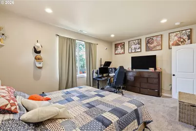 425 N Hyland Ln, Lowell, OR 97452 - Photo 21