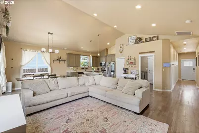425 N Hyland Ln, Lowell, OR 97452 - Photo 9