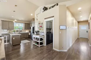 425 N Hyland Ln, Lowell, OR 97452 - Photo 17