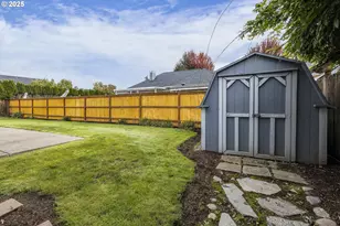 2390 NW Grenfell Loop, McMinnville, OR 97128 - Photo 25