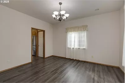 2390 NW Grenfell Loop, McMinnville, OR 97128 - Photo 9