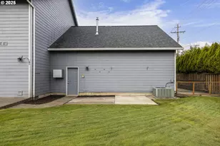 2390 NW Grenfell Loop, McMinnville, OR 97128 - Photo 23