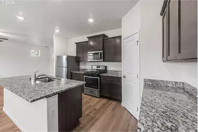 1724 W 12th St, La Center, WA 98629 - Photo 11