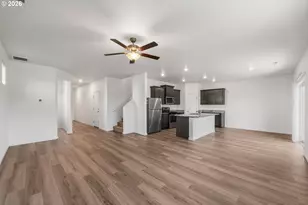 1724 W 12th St, La Center, WA 98629 - Photo 7