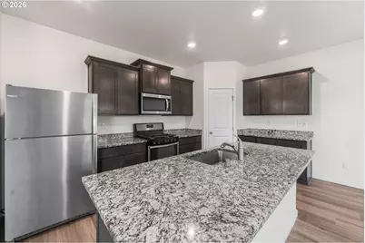 1724 W 12th St, La Center, WA 98629 - Photo 9