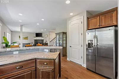 3096 NW Parkhurst Ter, Portland, OR 97229 - Photo 11