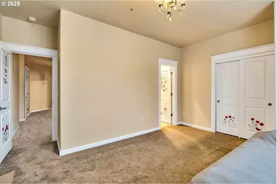 13755 SW Sandridge Dr, Portland, OR 97223 - Photo 15