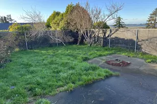 2260 Meade St, North Bend, OR 97459 - Photo 27