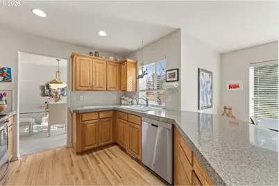 9024 SW 75th Ave, Tigard, OR 97223 - Photo 13