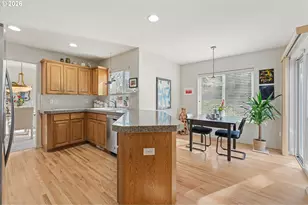 9024 SW 75th Ave, Portland, OR 97223 - Photo 11