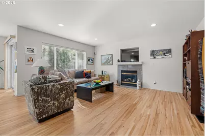 9024 SW 75th Ave, Portland, OR 97223 - Photo 7