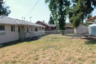 122 S 38th St, Springfield, OR 97478 - Photo 21