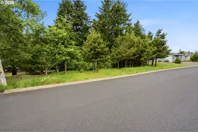 34 SE Inlet Ave, Lincoln City, OR 97367 - Photo 3