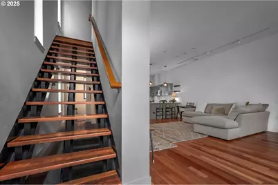 1634 NW Riverscape St, Portland, OR 97209 - Photo 11