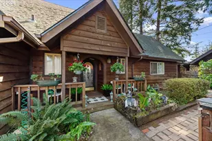 527 W Fourth St, Coquille, OR 97423 - Photo 3