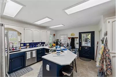 527 W 4th St, Coquille, OR 97423 - Photo 11