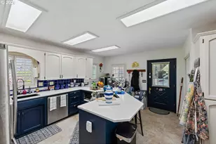527 W Fourth St, Coquille, OR 97423 - Photo 11