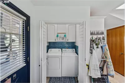 527 W 4th St, Coquille, OR 97423 - Photo 15