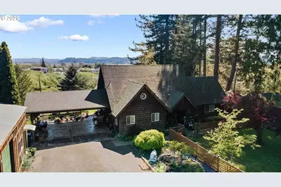 527 W 4th St, Coquille, OR 97423 - Photo 9