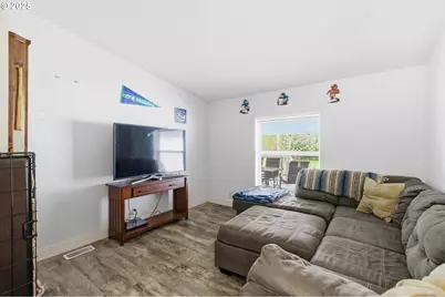 223 Quick Rd, Castle Rock, WA 98611 - Photo 13