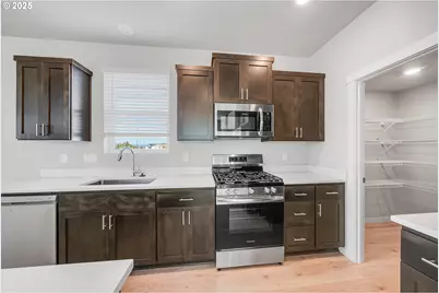 891 Legacy St, Eugene, OR 97402 - Photo 3
