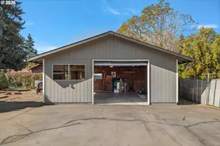 25 NE 192nd Ave, Portland, OR 97230 - Photo 39