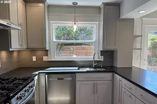 7670 SW Danielle Ave, Beaverton, OR 97008 - Photo 5