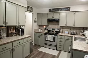 132 Coyote Ln, Castle Rock, WA 98611 - Photo 5