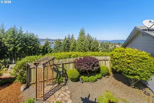 1037 Canyon Terrace, Coos Bay, OR 97420 - Photo 5