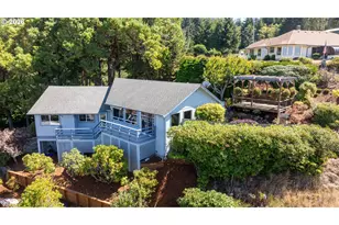 1037 Canyon Terrace, Coos Bay, OR 97420 - Photo 35