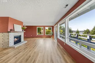 1037 Canyon Terrace, Coos Bay, OR 97420 - Photo 13
