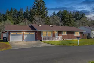 530 Robinhood Ave, Lakeside, OR 97449 - Photo 31