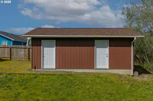 530 Robinhood Ave, Lakeside, OR 97449 - Photo 33
