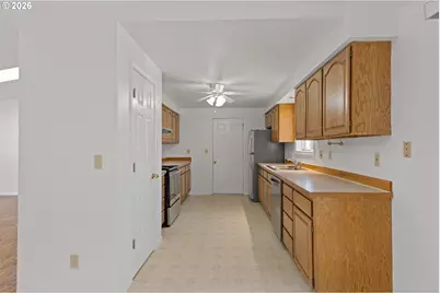 530 Robinhood Ave, Lakeside, OR 97449 - Photo 23