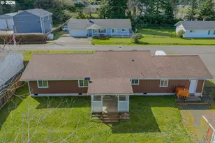 530 Robinhood Ave, Lakeside, OR 97449 - Photo 5
