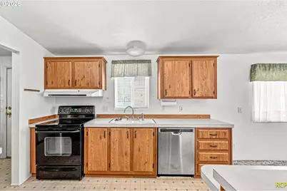 375 Metlako Way #8, Columbia City, OR 97018 - Photo 11