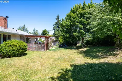 1560 NE Cochran Dr, Gresham, OR 97030 - Photo 25