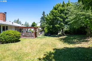 1560 NE Cochran Dr, Gresham, OR 97030 - Photo 25