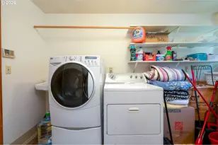 1560 NE Cochran Dr, Gresham, OR 97030 - Photo 19