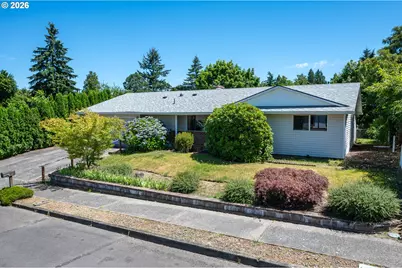 1560 NE Cochran Dr, Gresham, OR 97030 - Photo 3