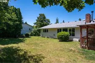 1560 NE Cochran Dr, Gresham, OR 97030 - Photo 27