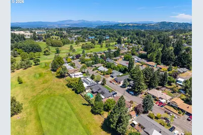 1560 NE Cochran Dr, Gresham, OR 97030 - Photo 31