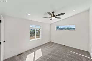 2780 34th St, Coos Bay, OR 97420 - Photo 17