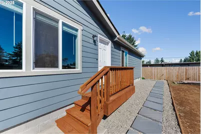 2780 34th St, Coos Bay, OR 97420 - Photo 5